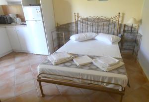 02 double bed